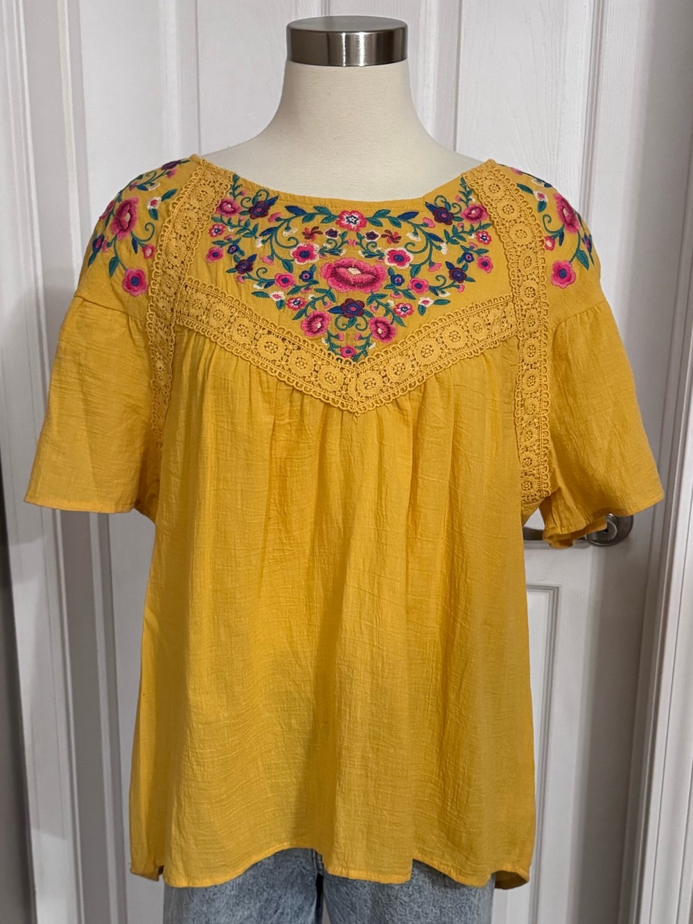 Embroidered Boho Floral Blouse Lace Folk Tunic Umgee Small Oversized NWT